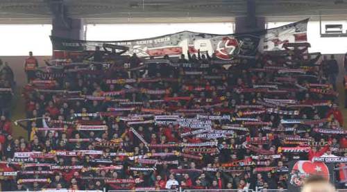 Skora değil tribüne bakılacak!