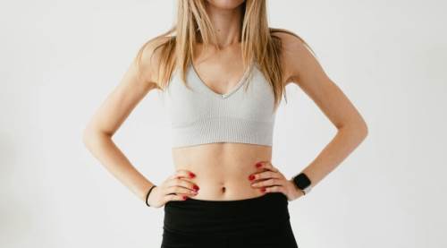 Slim Fit Nedir? Moda Dünyasında İnce Uyumun Anlamı ve Popülerliği