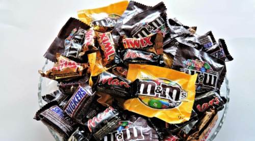 Sodyum Nitrit, Potasyum Nitrat, Potasyum Sorbat, Asetatlar ve Asetik Asit Kanser Yapar mı? Bilimsel Gerçekler, Riskler ve Güvenli Tüketim Önerileri