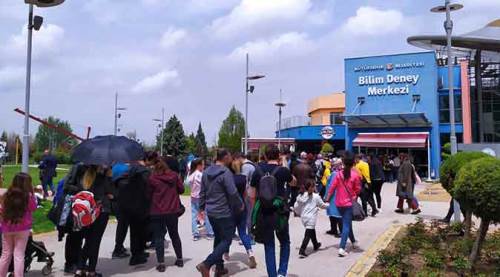 Soğuklara rağmen Eskişehir'e akın sürüyor