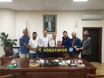 Söğütspor Yöneticilerinden Başkan Sever’E Ziyaret
