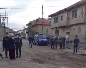 Sokağa Çıkma Kısıtlamasının Olduğu Hafta Sonu Direk Kavgası
