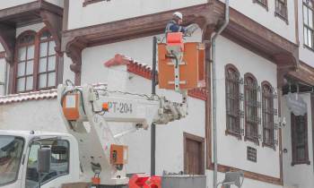 Sokak Lambalarına Bakım Ve Onarım
