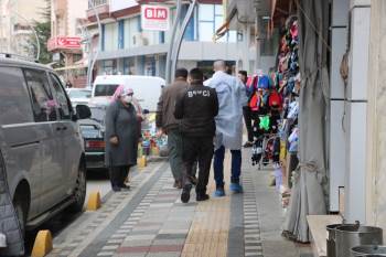 Sokak Ortasında Babasının Bıçakladığı Kızı Jandarma Kurtardı
