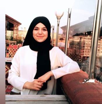 Sokak Ortasında Öldürülen Genç Kız Toprağa Verildi
