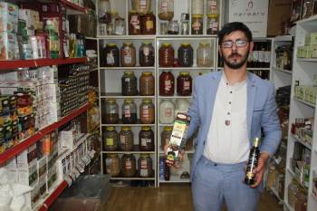 Son 15 Ayda Çok Satılan Keçiboynuzu Pekmezi Oldu
