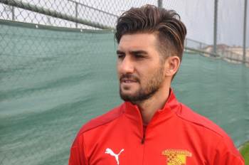 Soner Aydoğdu: “Bir Çok Teklif Geldi Ama Göztepe’De Çok Mutlu Olduğum İçin Kalmayı Tercih Ettim”
