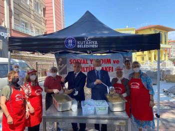 Sosyal Yardım Ve Kültür Vakfı’Ndan Aşure İkramı
