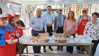 Sosyal Yardım Ve Kültür Vakfından Aşure İkramı
