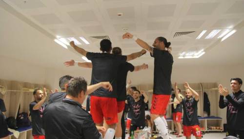 Soyunma odasında Malıç havası