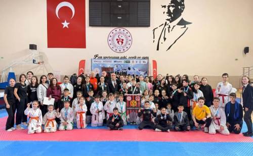 Sporcularımız gurur yaşattı