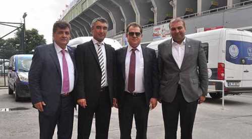 Stadyum için bir araya geldiler