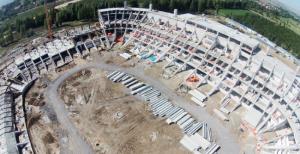 Stadyum inşaatı sürüyor