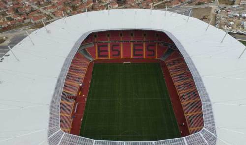 Stadyumda hummalı çalışmalar sürüyor