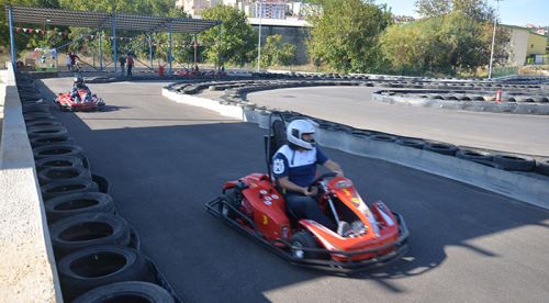 Standartlara uygun go-kart pisti açıldı