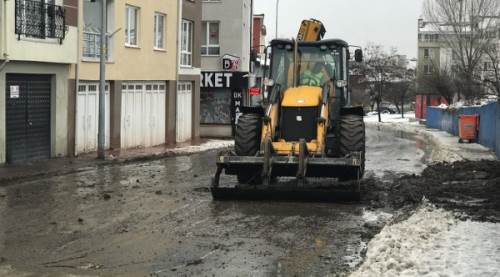 Su birikintisi toprak kaymasına neden oldu