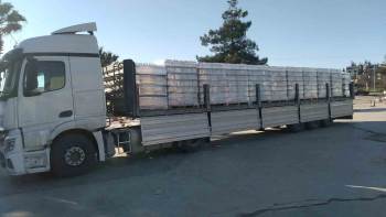 Su Dolu Yardım Tırı Deprem Bölgesine Ulaştı
