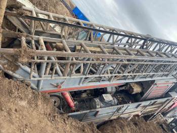 Su Kuyusu Açan Sondaj Makinesi Toprakta Oluşan Obruğa Düştü
