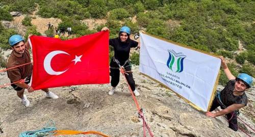 SUBÜ'den Geyve'de kaya tırmanışı şenliği