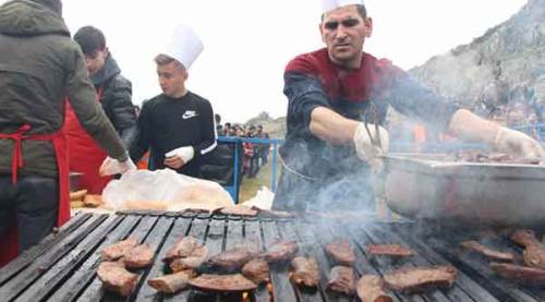 Sucuk festivalinde kaç ton sucuk yenildi?