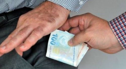 Suçüstü... Rüşvetten tutuklandı