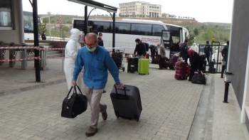 Sudan’Dan Getirilen 180 Türk Vatandaşı Kütahya’Da Yurtlara Yerleştirildi
