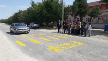 Şuhut’Ta ’Öncelik Yaya’ Geçidi Çalışması
