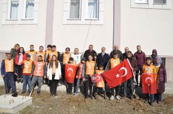 Şuhut’Ta ’Toprak Dede’ Fidan Dikilerek Anıldı
