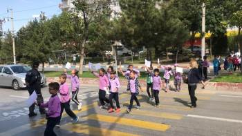 Şuhut’Ta ’Yaya Güvenliğinin Nöbetçisiyiz’ Uygulaması
