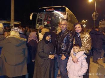 Şuhut’Ta 90 Umre Yolcusu Dualarla Uğurlandı
