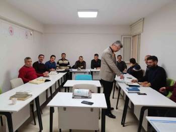 Şuhut’Ta Din Görevlilerine Kur’An-I Kerim’İ Güzel Okuma Kursu
