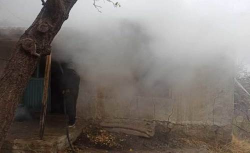 Şuhut’ta ev yangını korku yarattı, ekipler yetişti