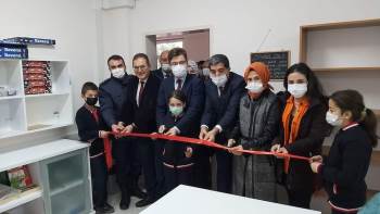 Şuhut’Ta İki Okulda Kütüphane Açıldı
