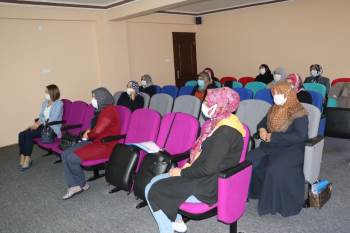 Şuhut’Ta Kadına Yönelik Şiddete Hayır Semineri

