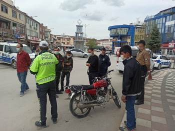 Şuhut’Ta Kısıtlama Denetimleri 4. Gününde De Devam Etti
