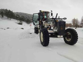 Şuhut’Ta Köy Yollarının Tamamı Ulaşıma Açıldı

