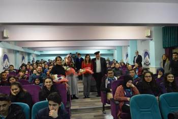 Şuhut’Ta Öğrencilere Sağlıklı Beslenme Semineri
