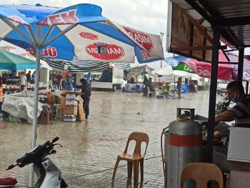 Şuhut’Ta Sağanak Yağış Etkili Oldu
