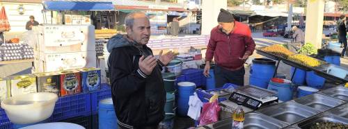 Şuhut’ta semt pazarı bu hafta da dua ile açıldı