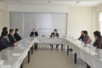 Şuhut’Ta Siyasi İlçe Başkanlarının Katılımı İle Korona Virüs Toplantısı
