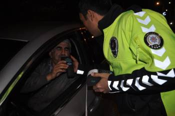 Şuhut’Ta Sürücülere Alkol Kontrolü
