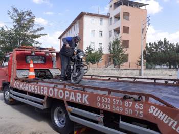 Şuhut’Ta Tescilsiz Motosikletler Toplanıyor
