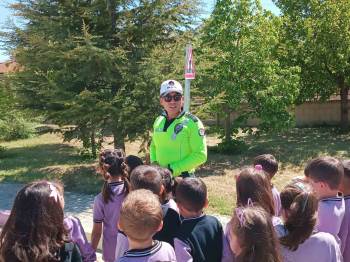 Şuhut’Ta Trafik Haftası Kutlandı
