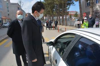 Şuhut’Ta Yaya Geçitlerinde ’Kırmızı Çizgimizi Çekiyoruz’ Etkinliği
