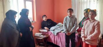 Şuhut Vakfı Ve Dosteli Derneği Üyeleri Depremzedelere Kucak Açtı
