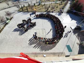 Şuhutlu Öğrencilerden Mehmetçiğe Anlamlı Gösteri
