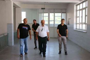 Şule Mete Tetik İmam Hatip Ortaokulu’Nda Tamirat Ve Tadilat Çalışmalarını İnceledi
