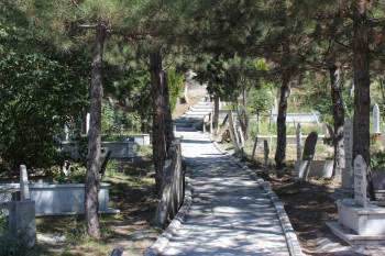 Sultanbağı Mezarlığı’Nda Çalışmalar Sürüyor
