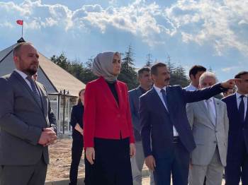 Sultandağı Kent Meydanı Yapım Çalışmaları Sürüyor
