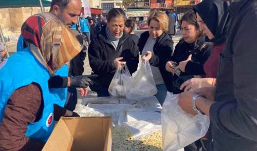 Sultandağı’nda Filistin için hayır çarşısı kuruldu